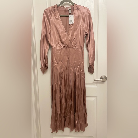 BNWT H&M Satin Dress - Picture 3 of 5